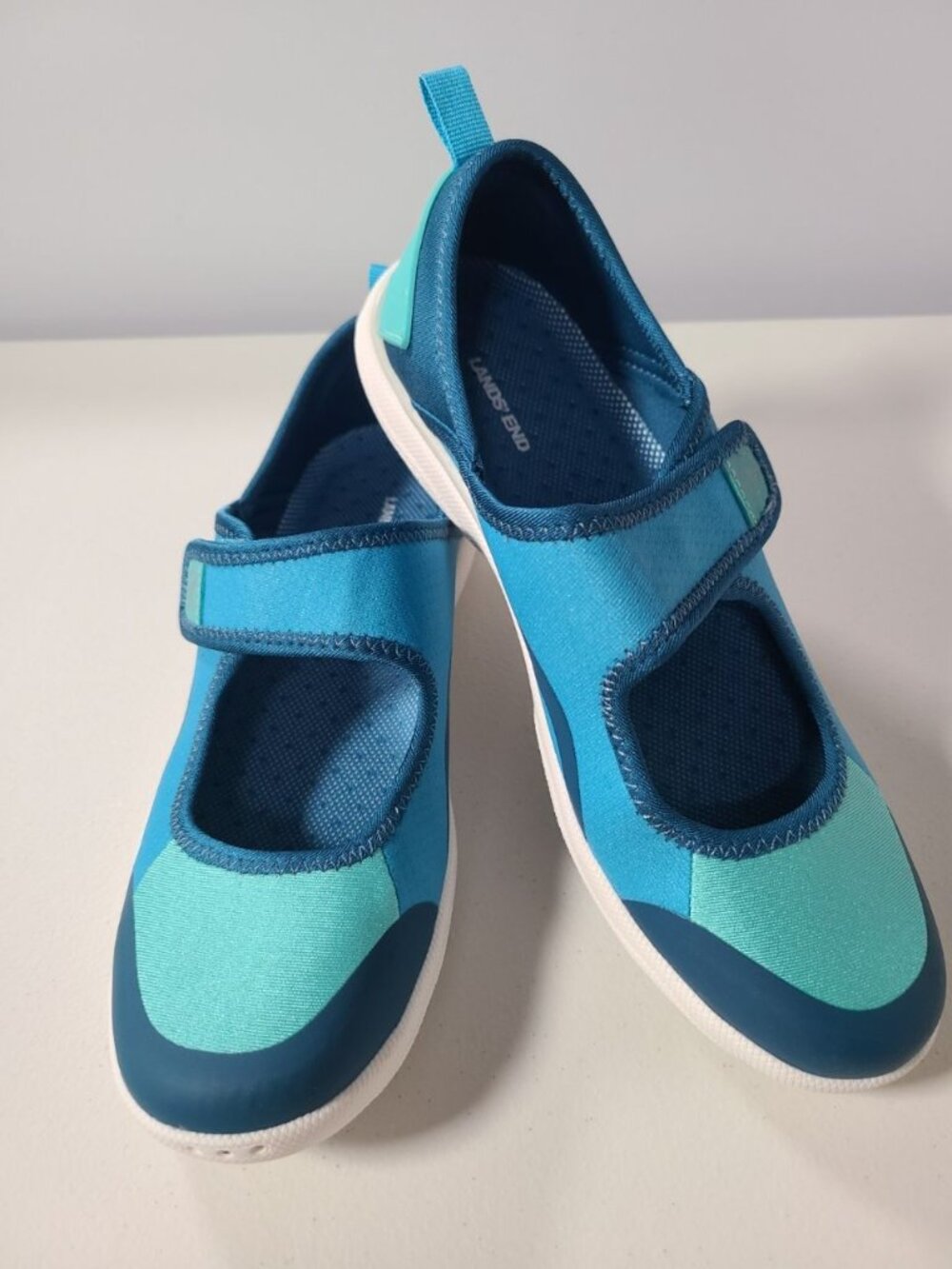 Lands End Water Shoes Womens Size 7B Teal Blue with Black Trim